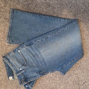 Madewell Curvy Kickout Jeans